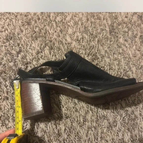 Black Women's Open-Toe Sandals - Picture 4 of 5